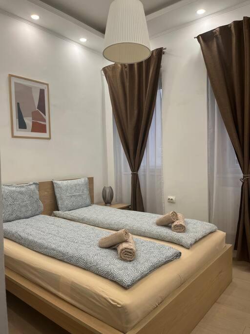 Szechenyi Renovated 2Br At Danube River 부다페스트 외부 사진
